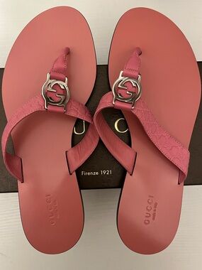NEW Gucci Pink Guccissima Leather Interlocking GG Thong Sandals 39 NIB